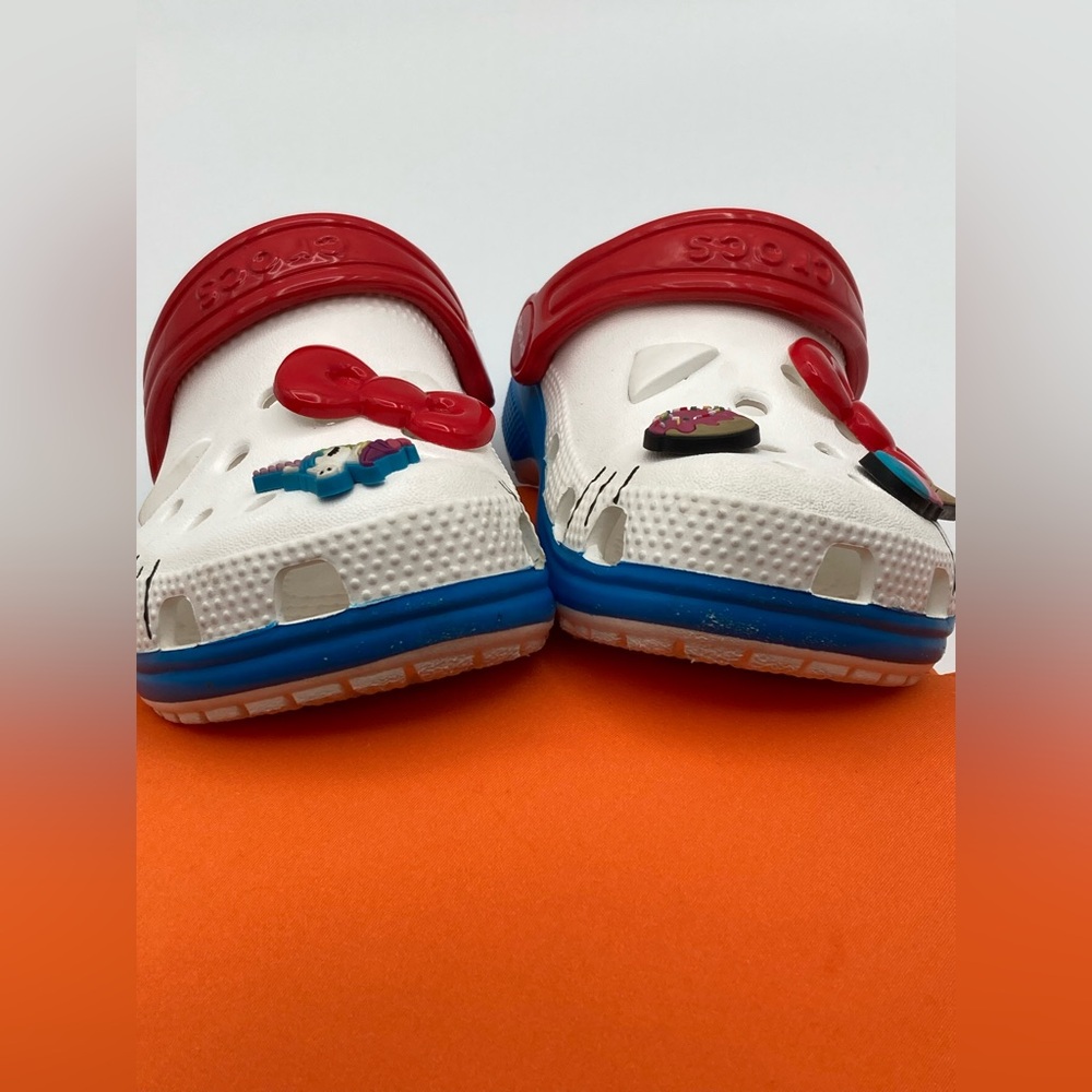 Hello Kitty x Crocs Classic Clogs Slip On with Jibbitz Toddler Size 10 - Picture 9 of 9